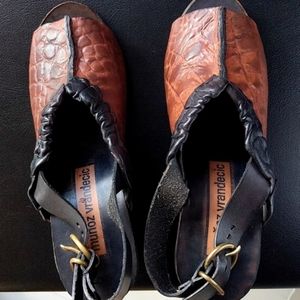 Munoz Vrandecic Women's Peep Toe Leather Shoes